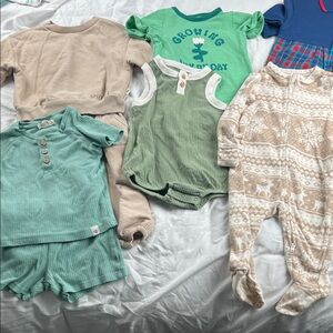 Bundle of 6-9 month baby clothes Burt’s bees, old navy, easy peasy organic